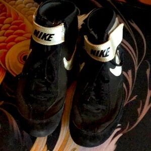 Wrestling shoes